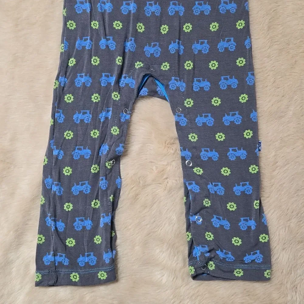 KICKEE PANTS CHARCOAL WITH TRACTORS AND TIRES ROMPER, SIZE 18-24 MONTHS